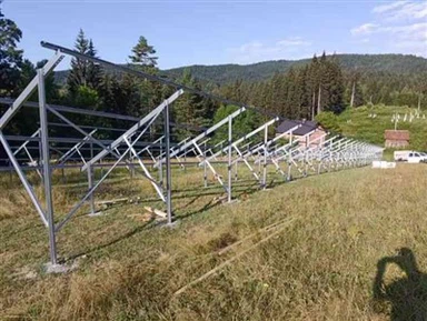 Solarna montaža na zemlju s čeličnom potporom C kanala